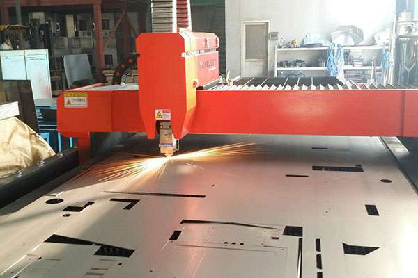 使用激光切割机精密度明显提升-开云新人注册88元_开云(中国)